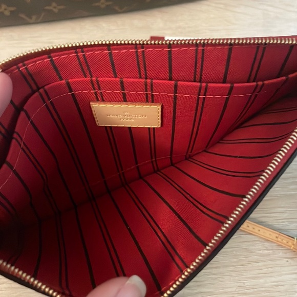 Louis Vuitton 2022 Monogram/Cerise Neverfull POUCH 🎆RFID Chipped🎆 - Picture 8 of 9